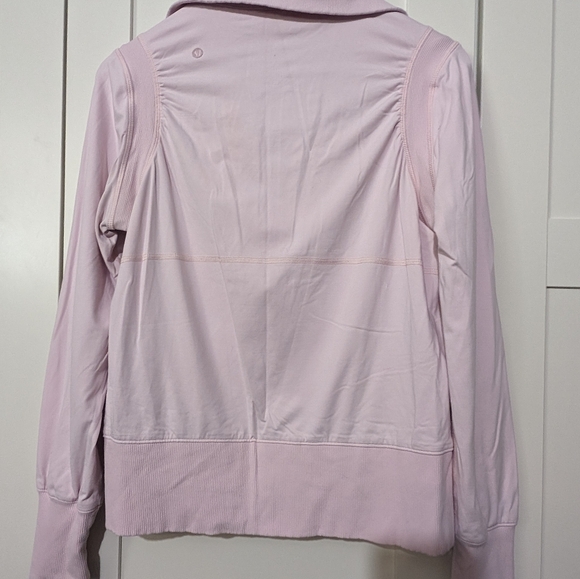 Lululemon - Picture 3 of 4